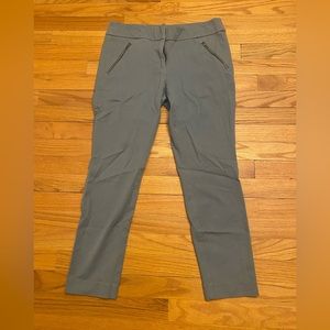 LOFT Modern Skinny Ankle, size 6